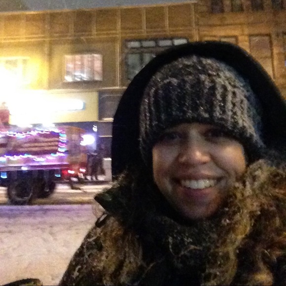 Meet your Posher, Liz - Picture 1 of 1